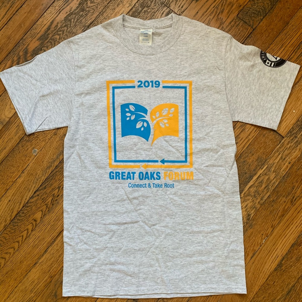 Graphic gray t-shirt